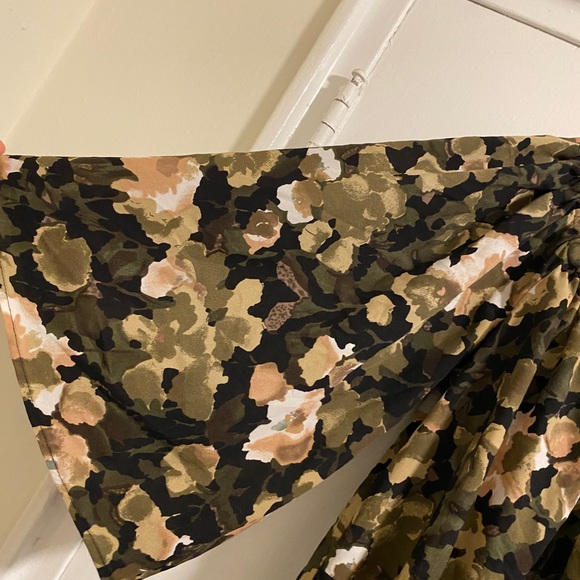 French Connection Camo Floral Bell Sleeve Tunic Sz M - Picture 7 of 8